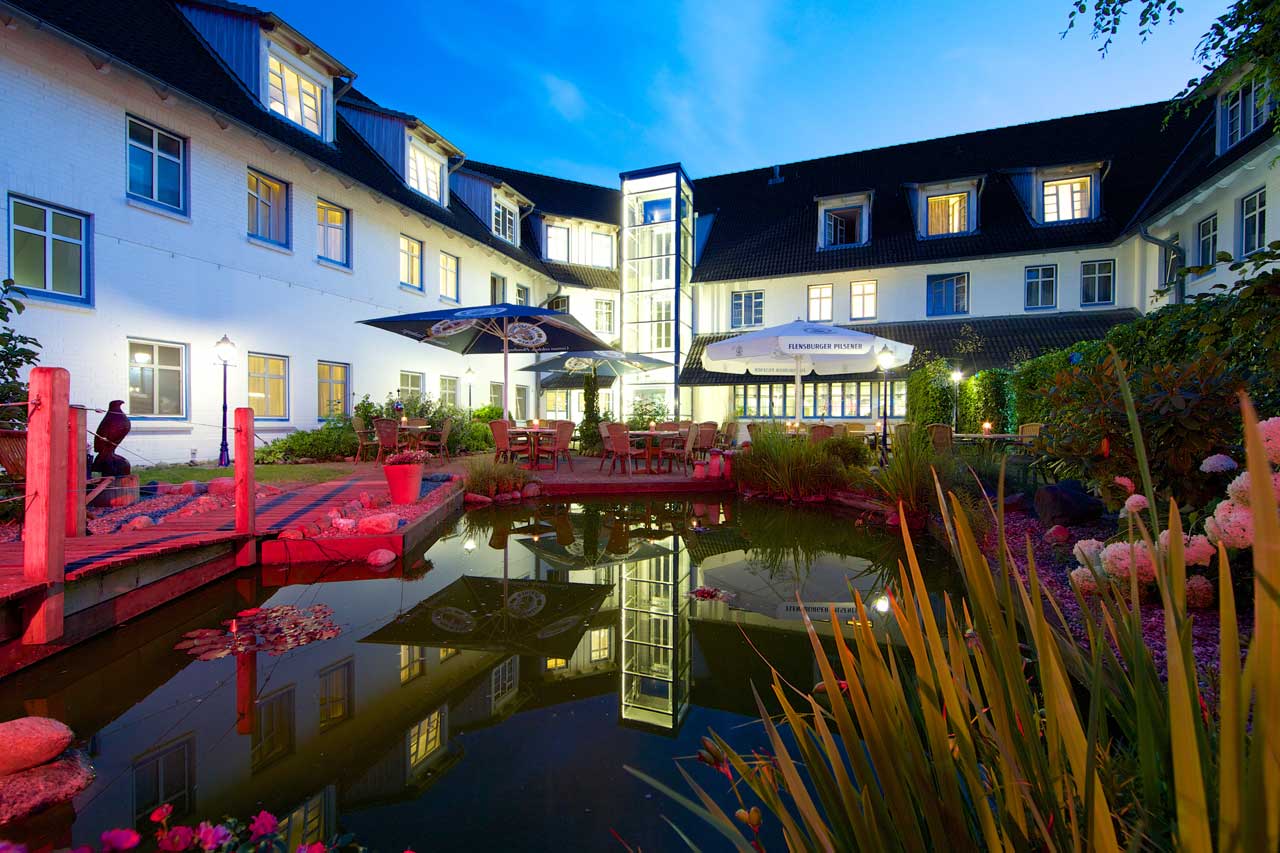 Garten-bei-Nacht-1 Zimmer Wikingerhof Kropp